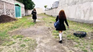 Okulda sikişken travesti