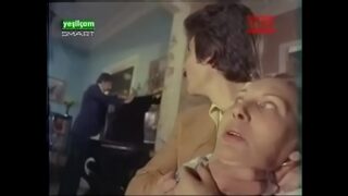 Bülent Kayabaş Yeşilçam Kızını Amcık Göt Dağıtarak Sikiyor