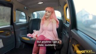 Fake Taksi Evie Rees’in Pembe Amcığı Döllerle Doldu