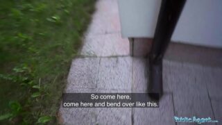 Public Agent Esmer Latin Güzeli Halka Açık Yerde Yabancıya Veriyor