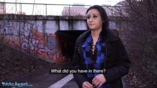 Public Agent Siyah Saçlı Güzeli Otelde Yabancıya Siktiriyor